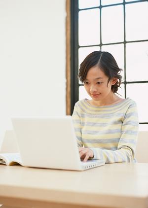 映像や音が出る屋外用看板の魅力